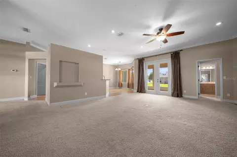 Living - 5073 SE 39th Loop, Ocala, FL 34480 photo 2 of 11