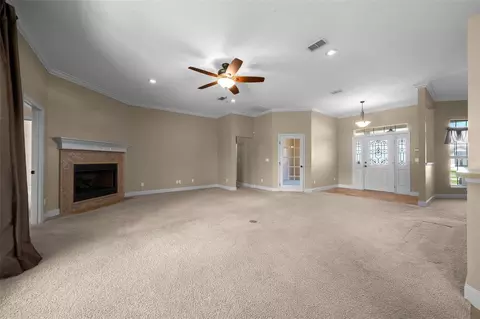 Living - 5073 SE 39th Loop, Ocala, FL 34480 photo 8 of 11