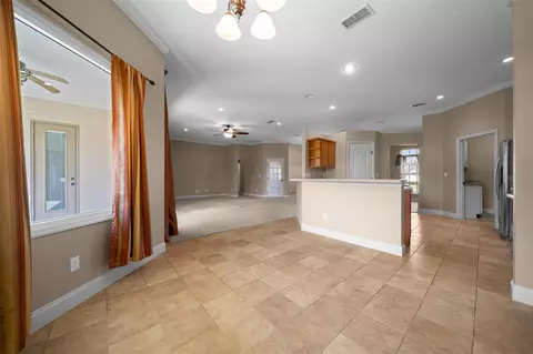 Living - 5073 SE 39th Loop, Ocala, FL 34480 photo 9 of 11