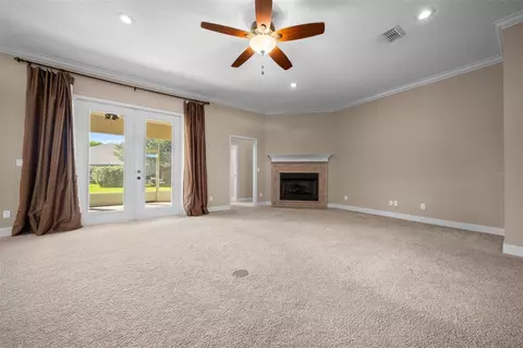 Living - 5073 SE 39th Loop, Ocala, FL 34480 photo 5 of 11