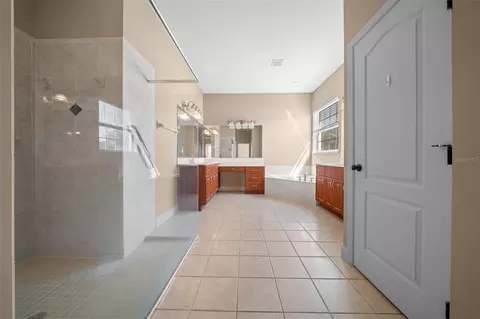 Bath - 5073 SE 39th Loop, Ocala, FL 34480 photo 1 of 11
