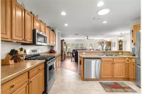 Kitchen - 8061 SW 81st Loop, Ocala, FL 34476 photo 3 of 4