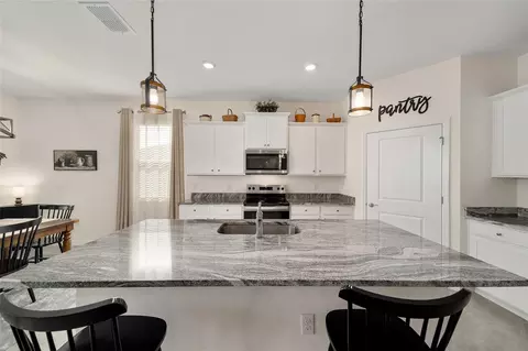 Kitchen - 6053 SW 93rd Loop, Ocala, FL 34476 photo 2 of 7