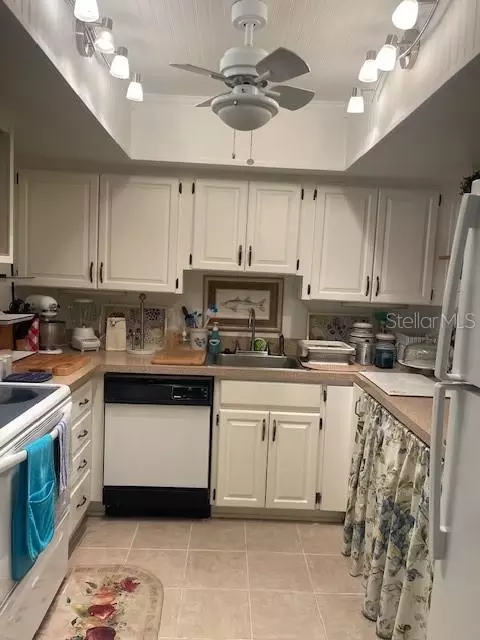Kitchen - 666 Midway Dr #A, Ocala, FL 34472 photo 2 of 5