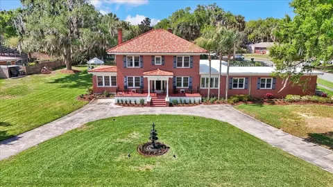 405 Lakeshore Dr, Leesburg, FL 34748