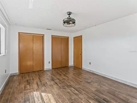 Bedroom - 6350 NE 86th Ave, Bronson, FL 32621 photo 4 of 7