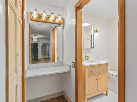 Bath - 6350 NE 86th Ave, Bronson, FL 32621 photo 1 of 7