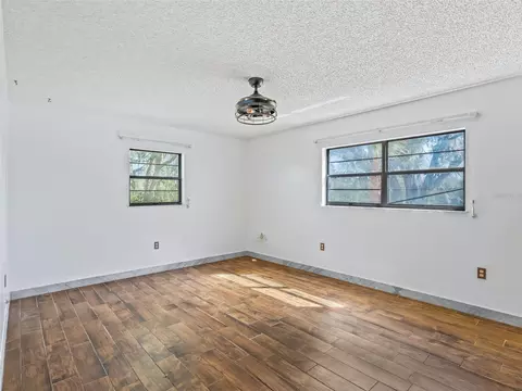 Bedroom - 6350 NE 86th Ave, Bronson, FL 32621 photo 3 of 7