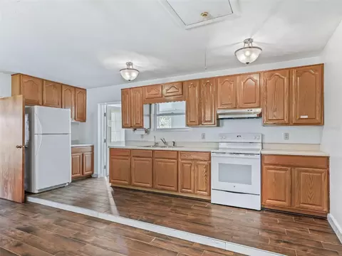 Kitchen - 6350 NE 86th Ave, Bronson, FL 32621 photo 4 of 4