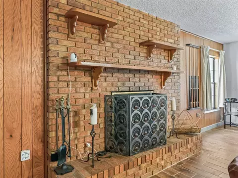 Living - 6350 NE 86th Ave, Bronson, FL 32621 photo 4 of 12