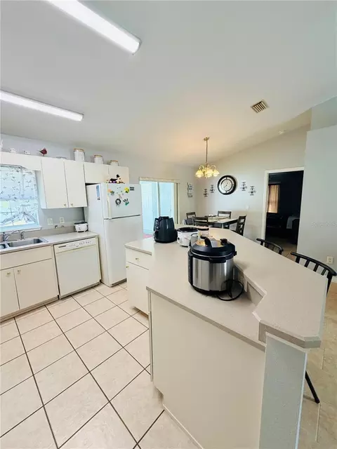 Kitchen - 16 Pecan Drive Loop, Ocala, FL 34472 photo 2 of 6