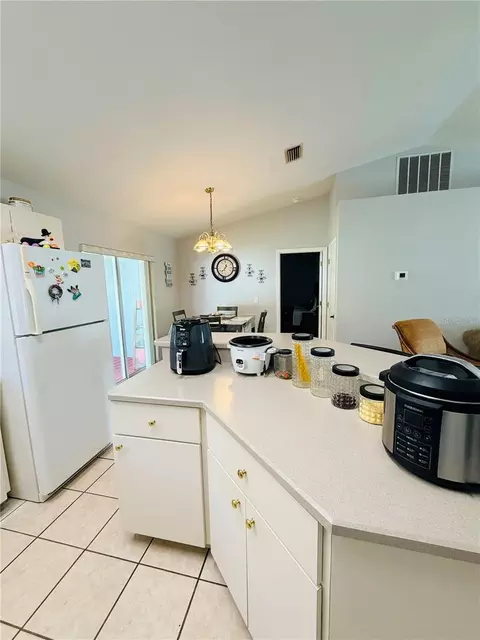 Kitchen - 16 Pecan Drive Loop, Ocala, FL 34472 photo 4 of 6