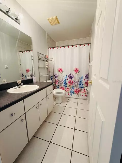 Bath - 16 Pecan Drive Loop, Ocala, FL 34472 photo 1 of 4