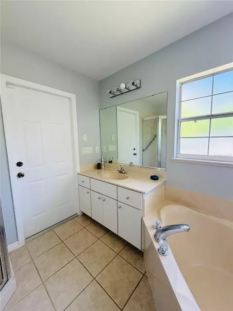 Bath - 16 Pecan Drive Loop, Ocala, FL 34472 photo 4 of 4