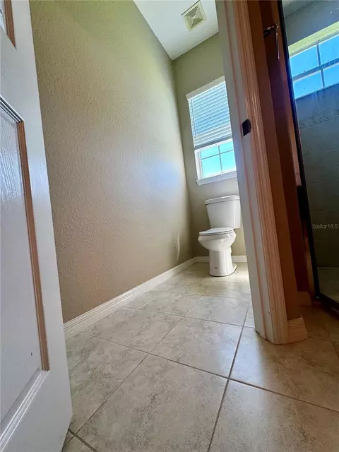 Bath - 6260 SW 90th St, Ocala, FL 34476 photo 2 of 9