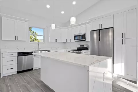Kitchen - 42 Juniper Pass Ter, Ocala, FL 34480 photo 3 of 3