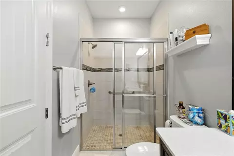 Bath - 8883 SW 85th Loop, Ocala, FL 34481 photo 3 of 6