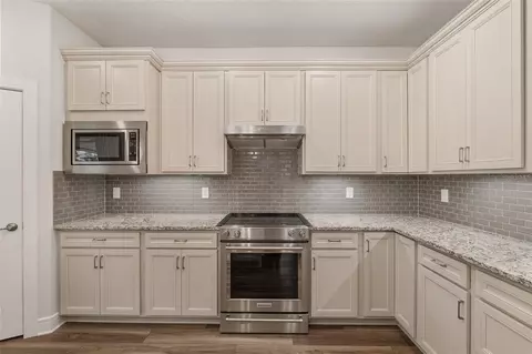 Kitchen - 9267 SW 56th Loop, Ocala, FL 34481 photo 5 of 8