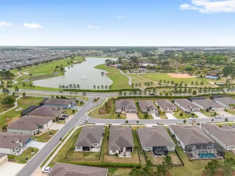 View/Area - 9267 SW 56th Loop, Ocala, FL 34481 photo 7 of 10