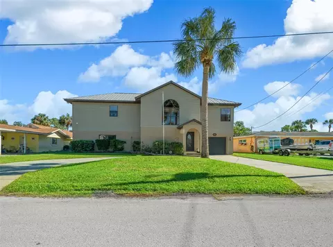 2050 NW 18th St, Crystal River, FL 34428