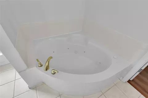 Bath - 65 Pecan Loop, Ocala, FL 34472 photo 5 of 6