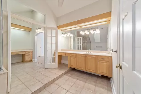 Bath - 16638 N Highway 329, Reddick, FL 32686 photo 5 of 7
