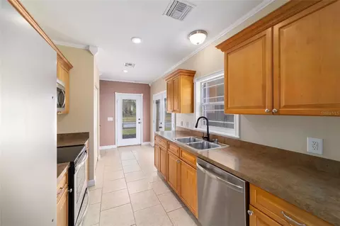 Kitchen - 16638 N Highway 329, Reddick, FL 32686 photo 5 of 7