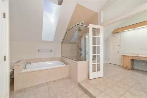 Bath - 16638 N Highway 329, Reddick, FL 32686 photo 6 of 7