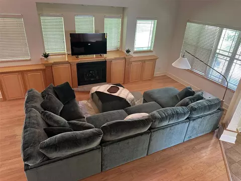 Living - 16638 N Highway 329, Reddick, FL 32686 photo 2 of 3