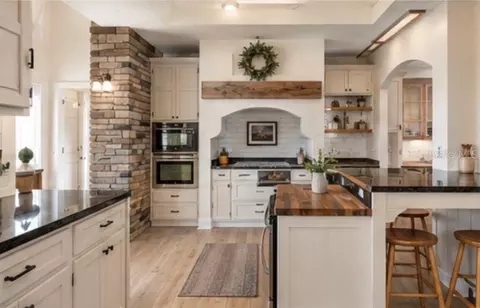 Kitchen - 16638 N Highway 329, Reddick, FL 32686 photo 4 of 7
