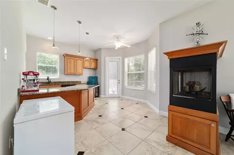 Kitchen - 2380 SE 73rd Loop, Ocala, FL 34480 photo 10 of 11