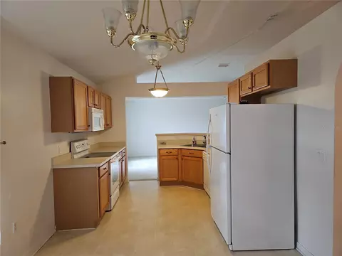 Kitchen - 6925 Hemlock Rd, Ocala, FL 34472 photo 4 of 4