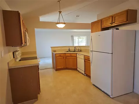 Kitchen - 6925 Hemlock Rd, Ocala, FL 34472 photo 3 of 4