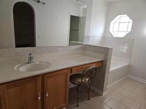 Bath - 6925 Hemlock Rd, Ocala, FL 34472 photo 2 of 3