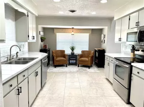 Kitchen - 3829 SE 17th St, Ocala, FL 34471 photo 4 of 4