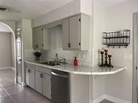 Kitchen - 3829 SE 17th St, Ocala, FL 34471 photo 3 of 4