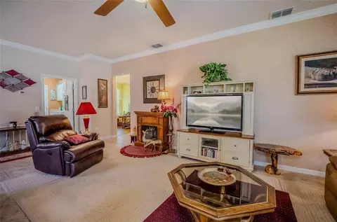 Living - 9077 SW 70th Loop, Ocala, FL 34481 photo 3 of 4