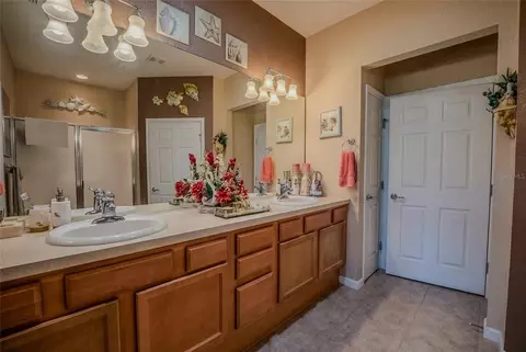 Bath - 9077 SW 70th Loop, Ocala, FL 34481 photo 4 of 6