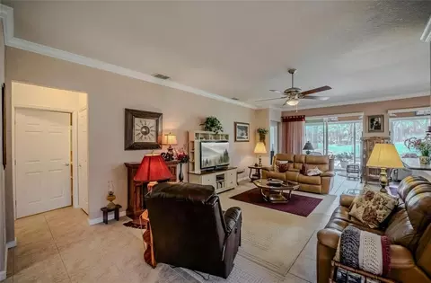 Living - 9077 SW 70th Loop, Ocala, FL 34481 photo 2 of 4