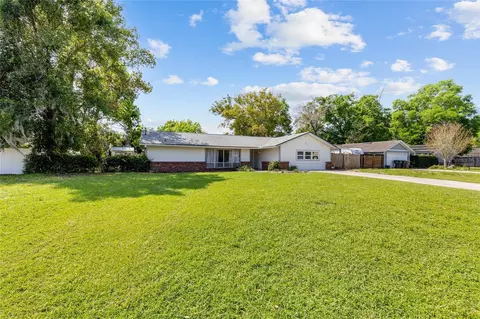 Exterior - 2130 NE 9th St, Ocala, FL 34470 photo 3 of 11