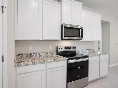 Kitchen - 4982 NW 39th Loop, Ocala, FL 34482 photo 2 of 4