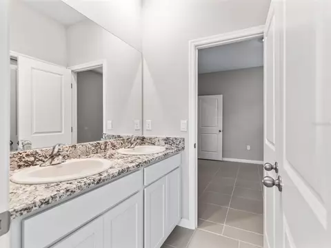 Bath - 4982 NW 39th Loop, Ocala, FL 34482 photo 1 of 7