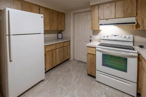 Kitchen - 1720 NE 38 Ave, Ocala, FL 34470 photo 5 of 5