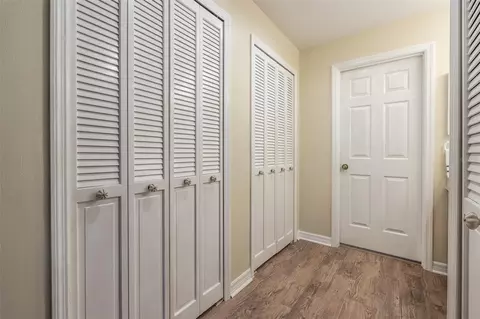 Entry Way - 1720 NE 38 Ave, Ocala, FL 34470 photo 3 of 4