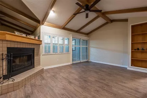 Living - 1720 NE 38 Ave, Ocala, FL 34470 photo 5 of 8
