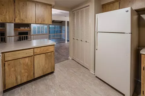 Kitchen - 1720 NE 38 Ave, Ocala, FL 34470 photo 4 of 5