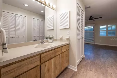Bath - 1720 NE 38 Ave, Ocala, FL 34470 photo 3 of 5