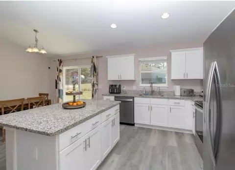 Kitchen - 14 Hemlock Loop Ct, Ocala, FL 34472 photo 3 of 3