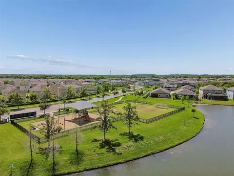 View/Area - 7604 Pool Compass Loop, Wesley Chapel, FL 33545 photo 16 of 20