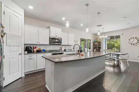Kitchen - 7604 Pool Compass Loop, Wesley Chapel, FL 33545 photo 5 of 8